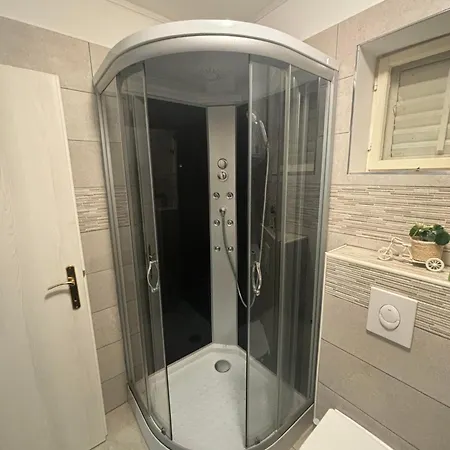Apartment Frane *